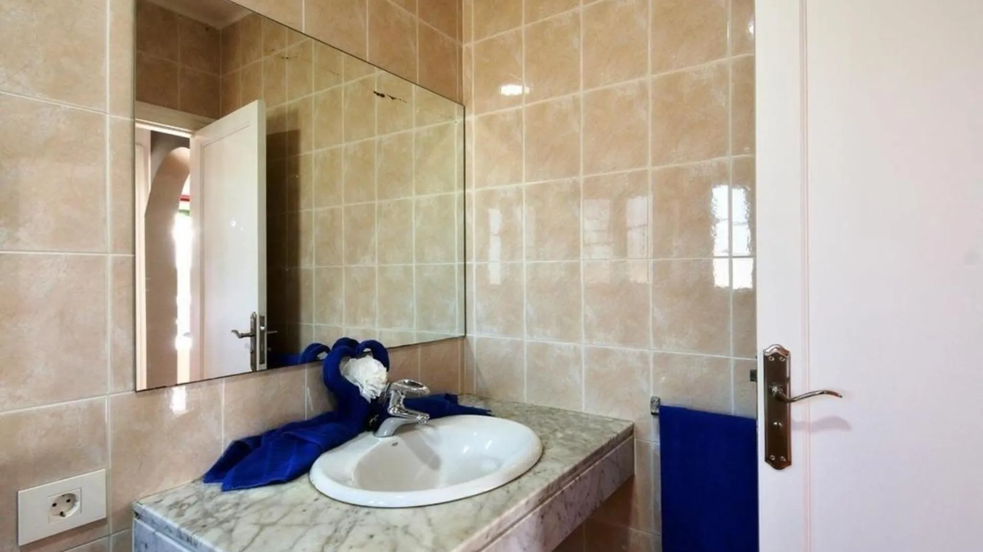 Relax Tinosa Ist Eine Schoene Wohnung In Einer Sehr Ruhigen Und Sehr Gepflegten Anlage Mit Gemeinschaftspool In Puerto Del Carmen Puerto del Carmen (Lanzarote)