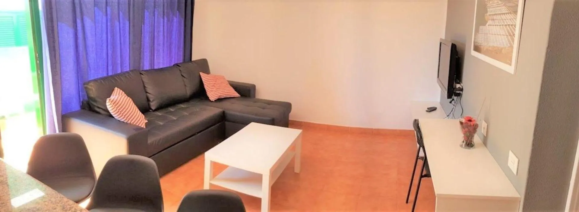 Daire Relax Tinosa Ist Eine Schoene Wohnung In Einer Sehr Ruhigen Und Sehr Gepflegten Anlage Mit Gemeinschaftspool In Puerto Del Carmen